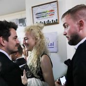 Vnuk Jiřiny Bohdalové Vojtěch s přítelkyní a Liborem Boučkem